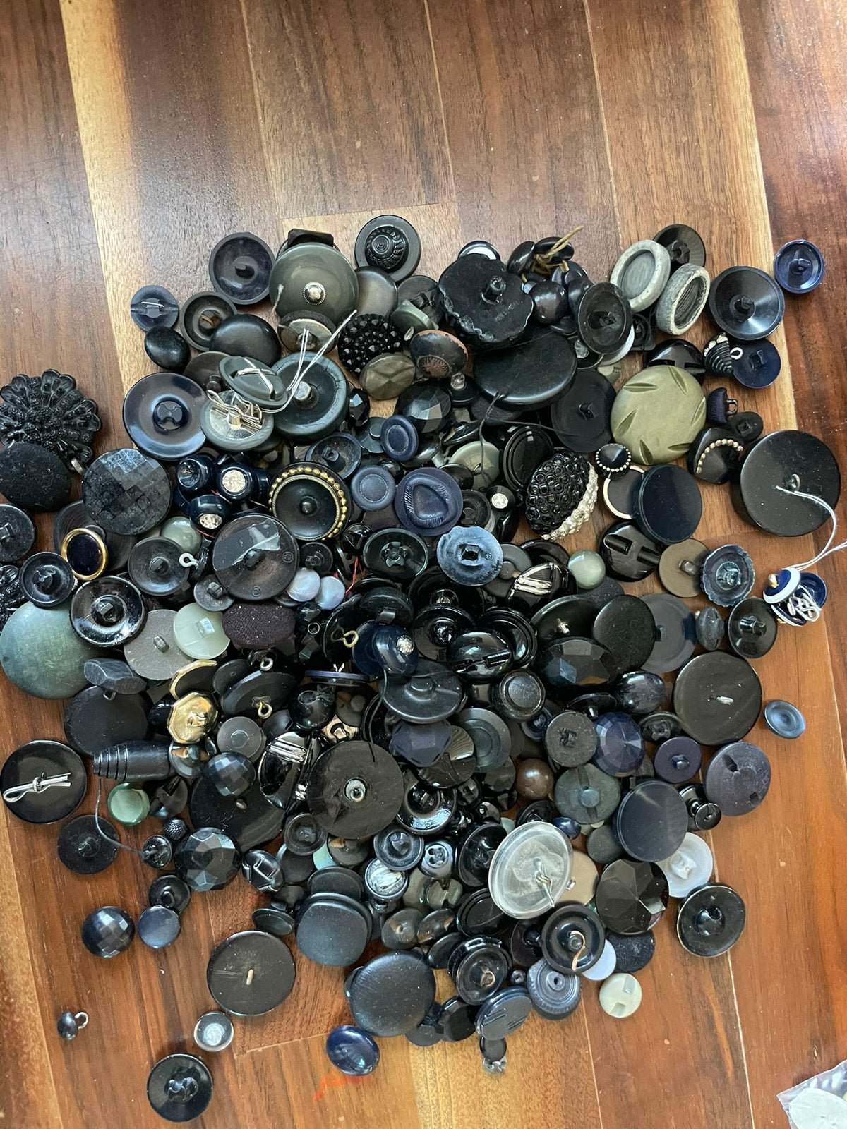 Bulk Buttons: Dark Tones