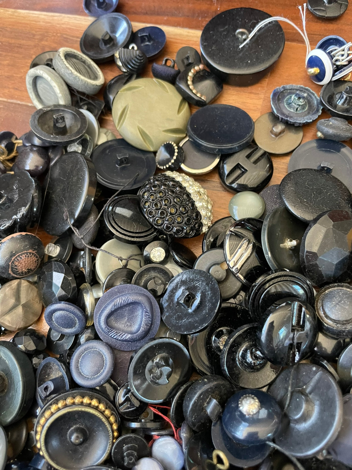 Bulk Buttons: Dark Tones