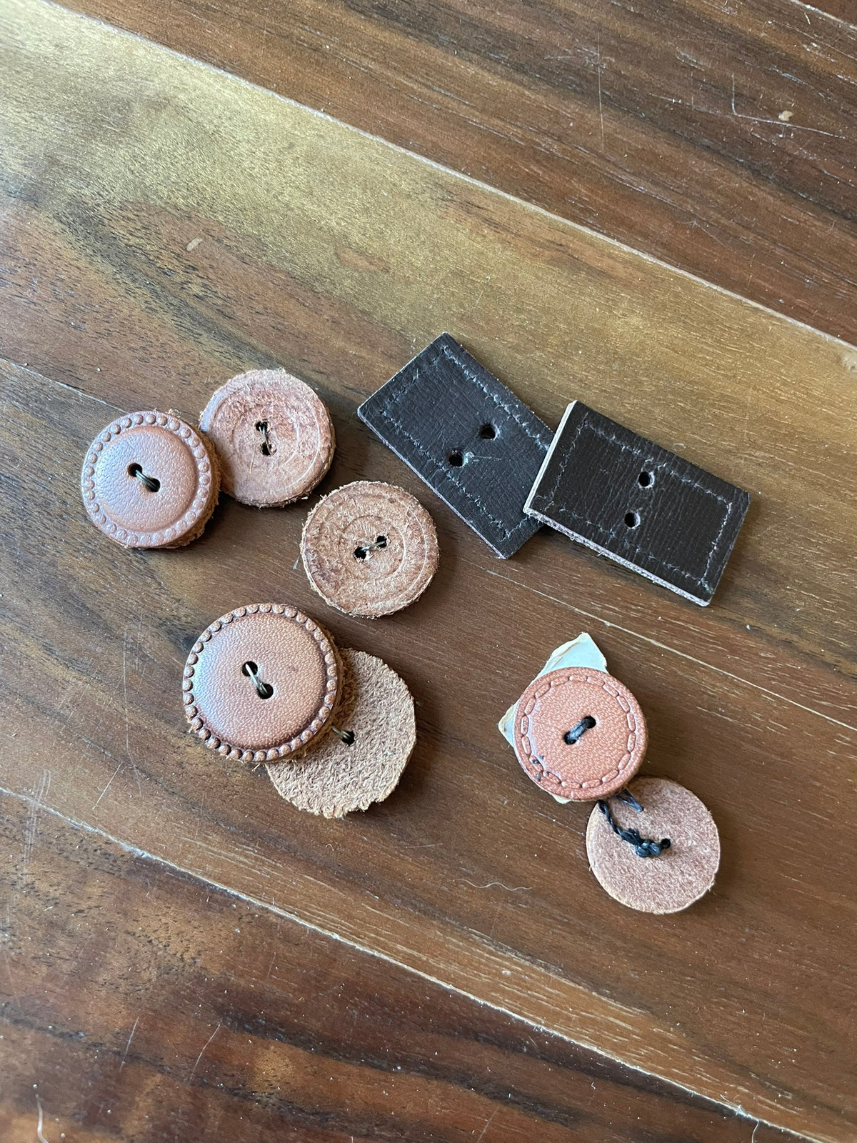 Button Sets - 6, Leather
