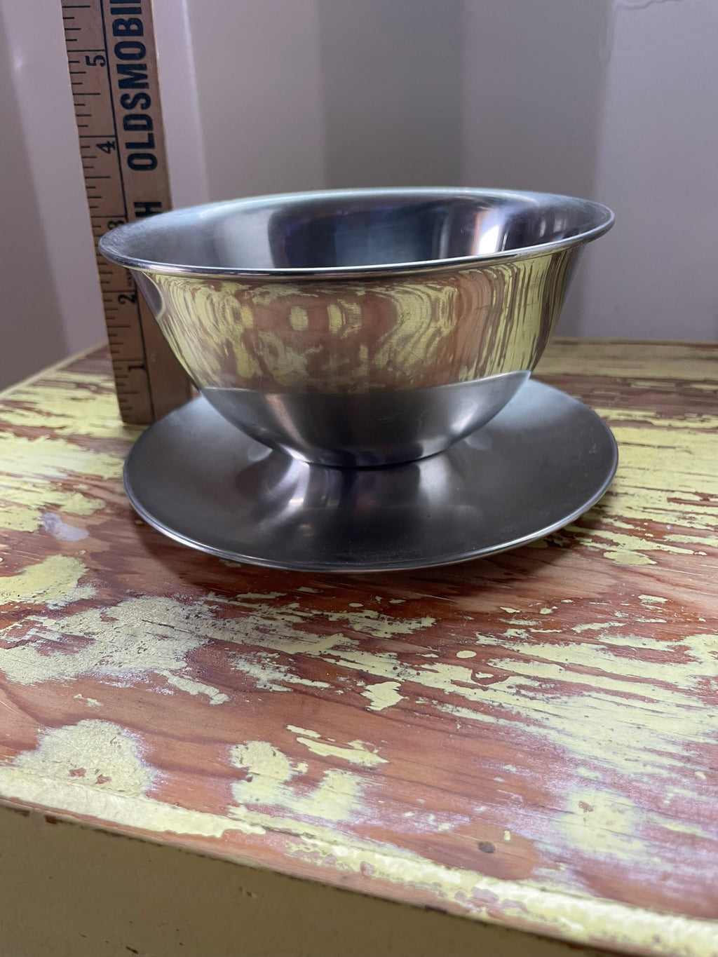 Oneida 18/8 Stainless Steel Gravy Boat with Underplate – Vintage Mid-Century Serveware