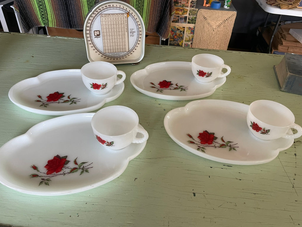 Federal Glass Rosecrest Snack Set – Set of 4