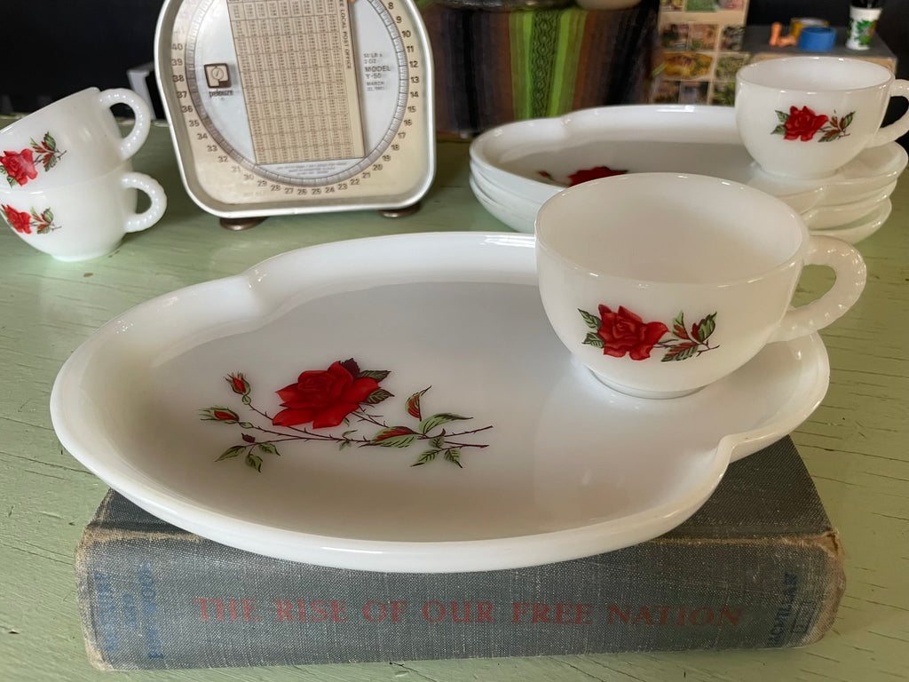 Federal Glass Rosecrest Snack Set – Set of 4