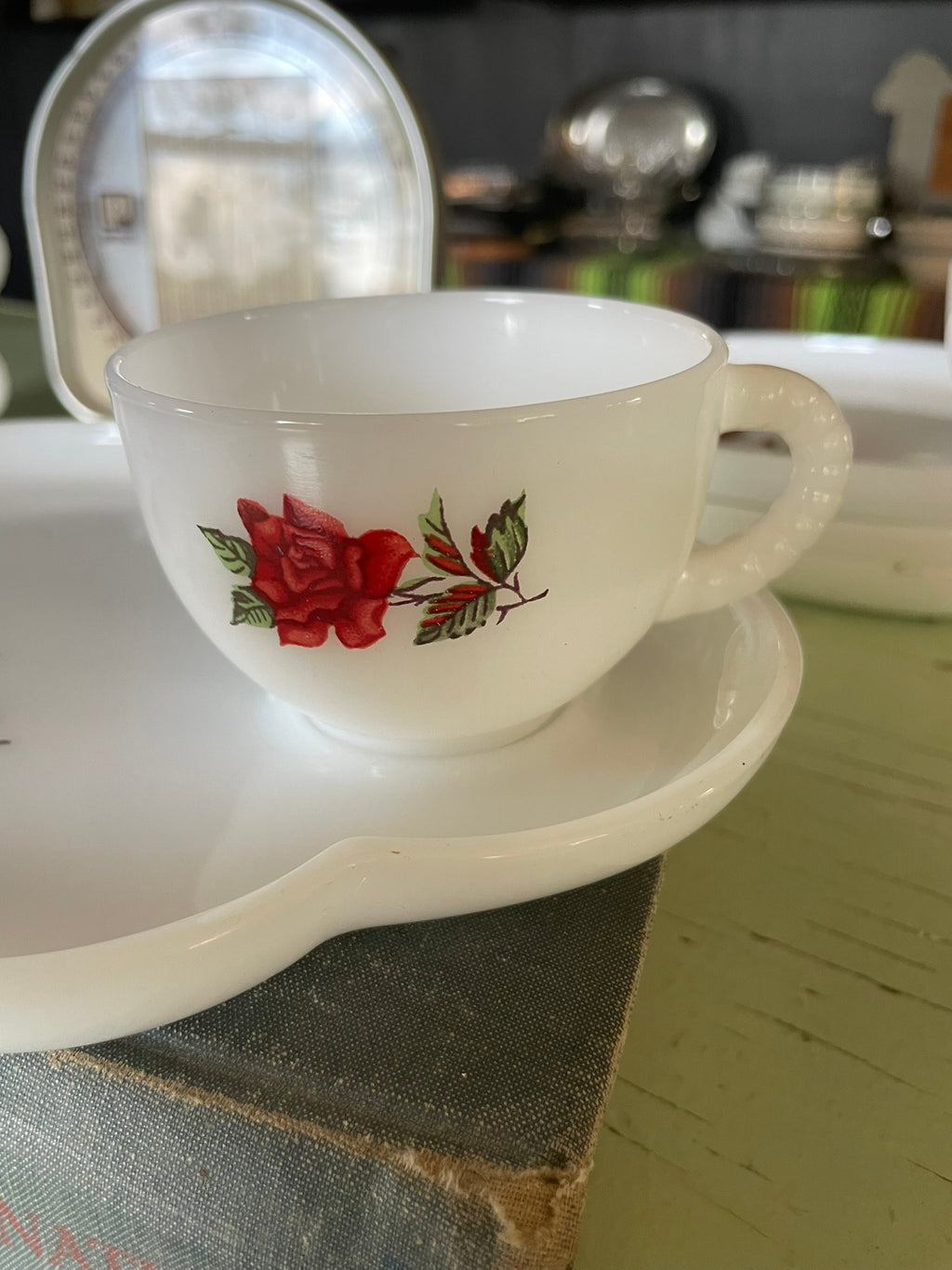 Federal Glass Rosecrest Snack Set – Set of 4