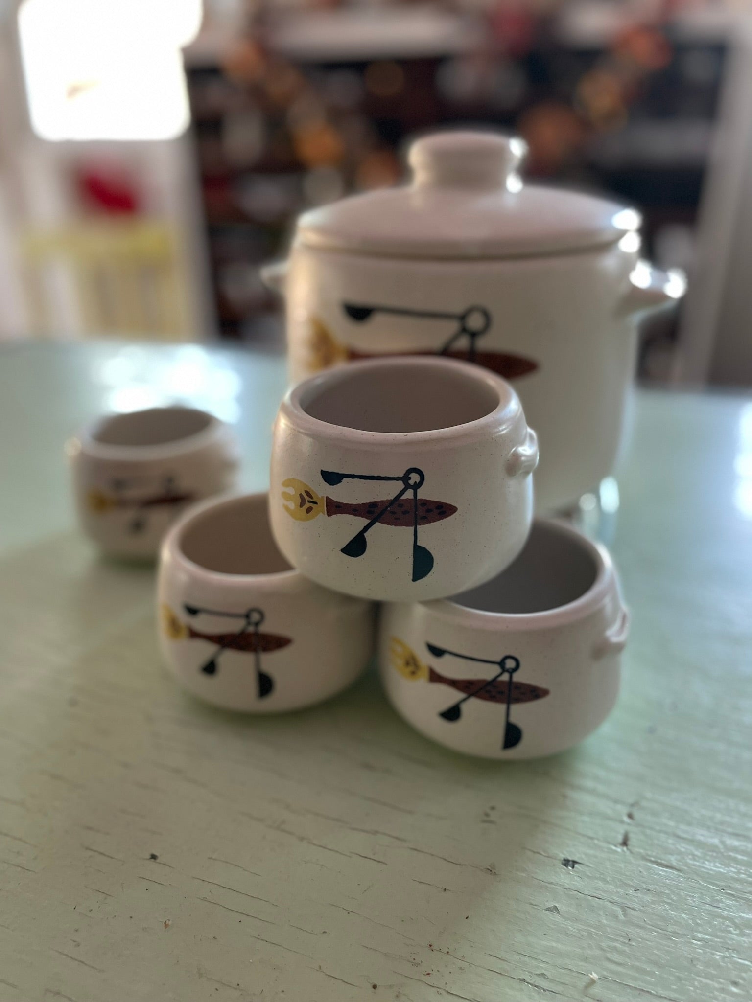 West Bend Bean/Soup Crock Server and Warmer, with bowls